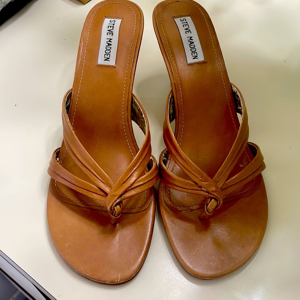 Steve Madden thong lace heels